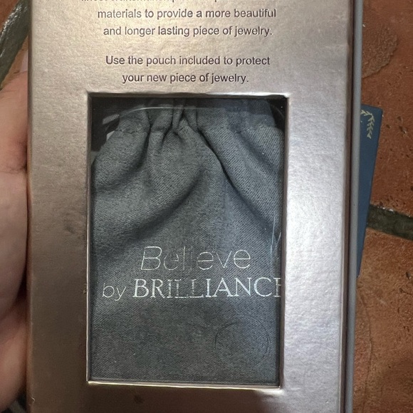 Necklaces - Picture 6 of 8